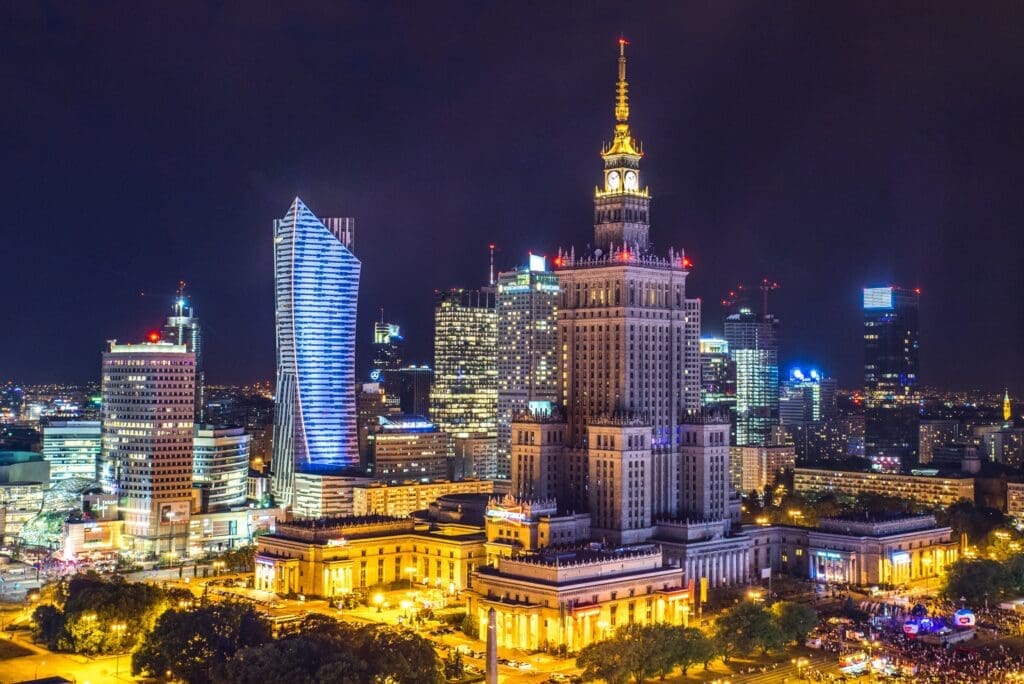 Skyline von Warschau in der Nacht