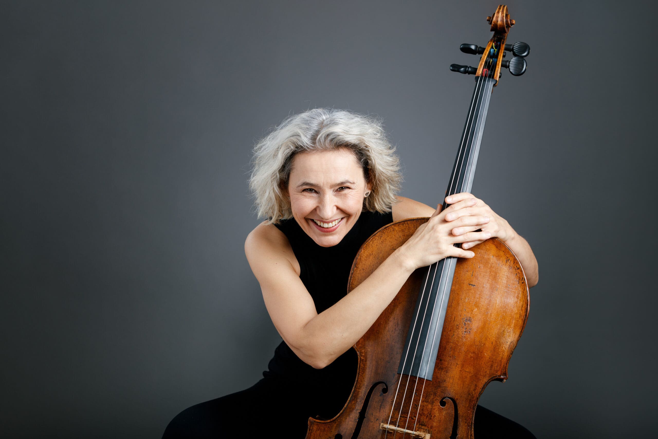 Cellistin Asja Valčić beim 2. Art of Guitar Festival Wien
