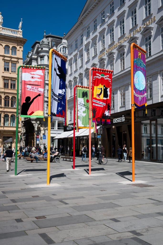 „Protest Forms“ von Marinella Senatore am Wiener Graben