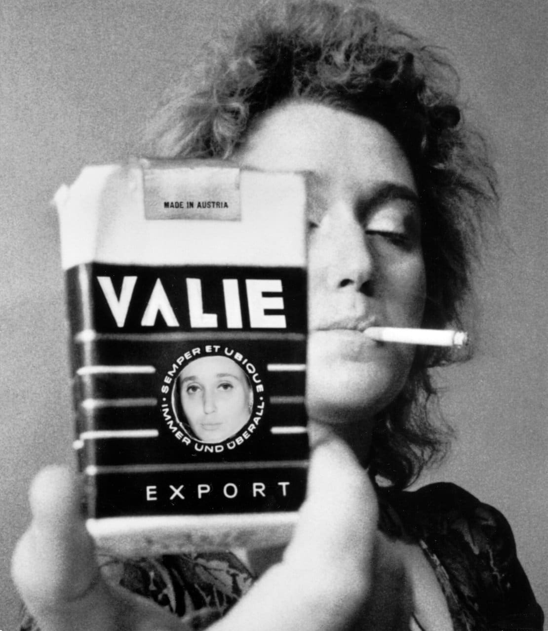 SMART EXPORT, 1967 © VALIE EXPORT, BILDRECHT, WIEN, 2025 FOTO: GERTRAUD WOLFSCHWENGER