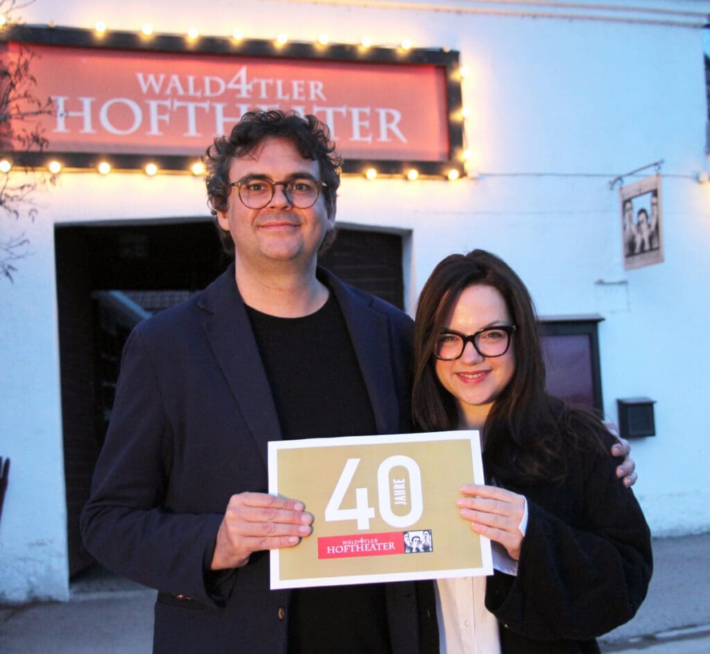 40 Jahre Wald4tler Hoftheater: Vom Bauernhof zur Kulturinstitution – mit Moritz und Caro Hierländer
