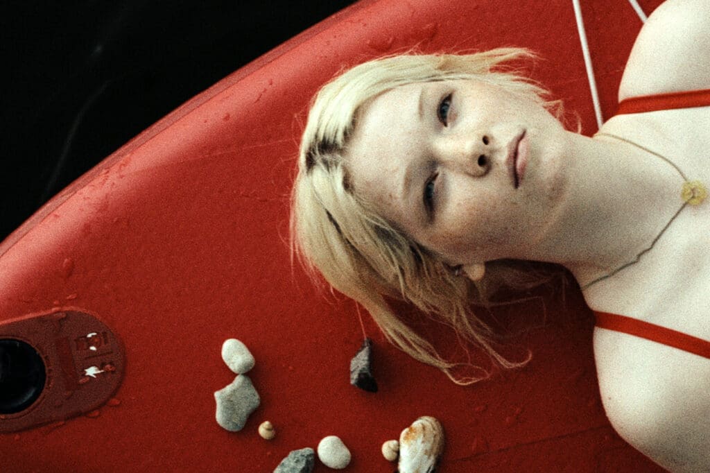 Filmstill aus "In die Sonne schauen" mit Ninel Geiger