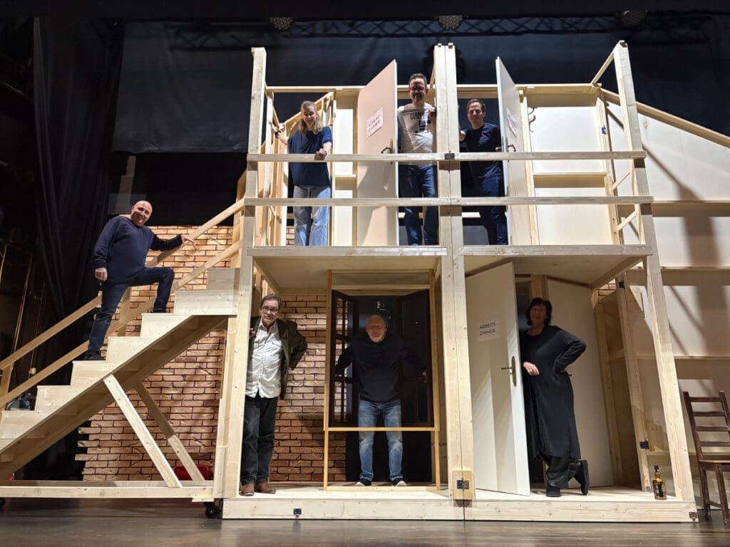 "Der nackte Wahnsinn" im Gloria Theater