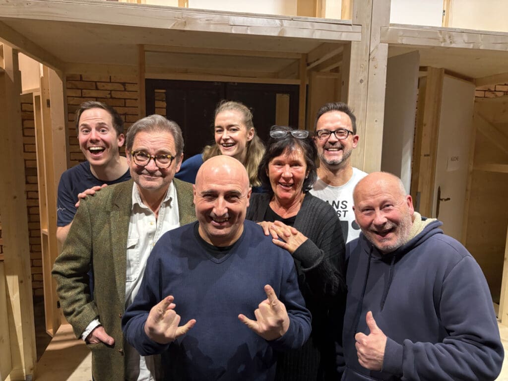 Das Ensemble von "Der nackte Wahnsinn" im Gloria Theater