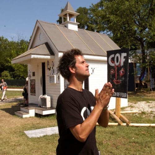 Christoph Schlingensief im MAK: Es ist nicht mehr mein Problem! Am Foto: Church of Fear.